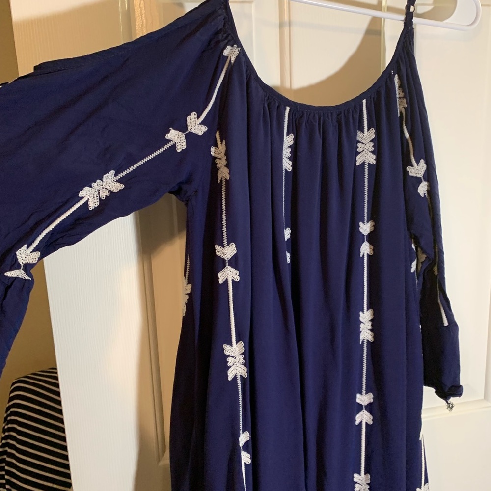 Dress - Picture 4 of 4